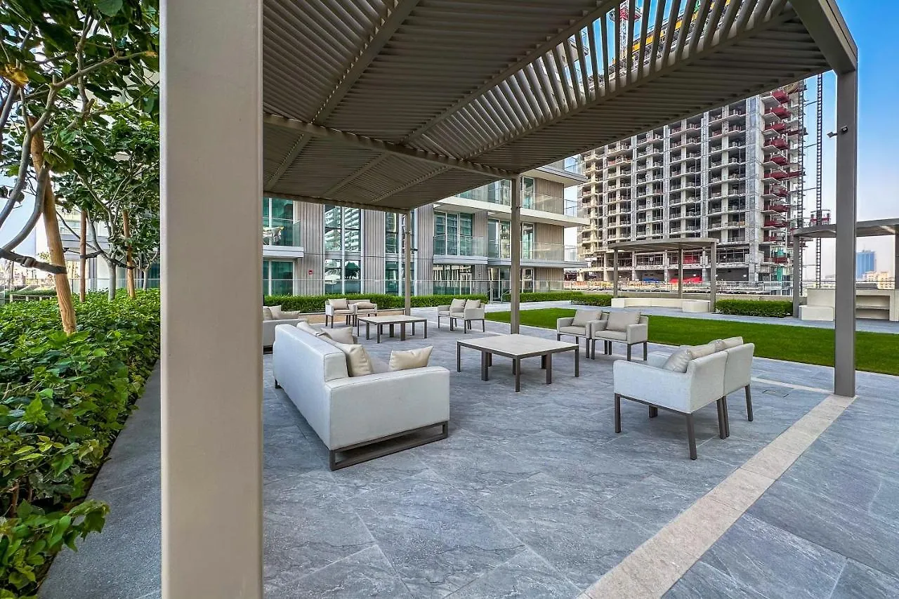 1Br Luxurious Beachfront Apartment Dubai