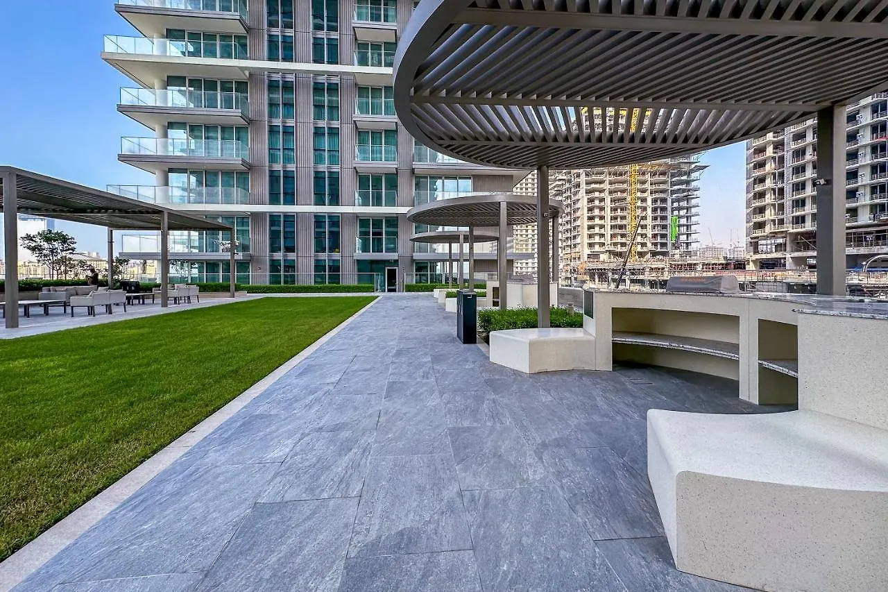 1Br Luxurious Beachfront Apartment Dubai