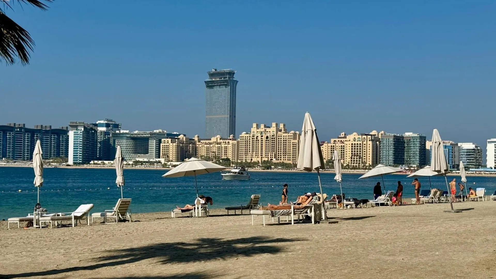 1Br Luxurious Beachfront Apartment Dubai