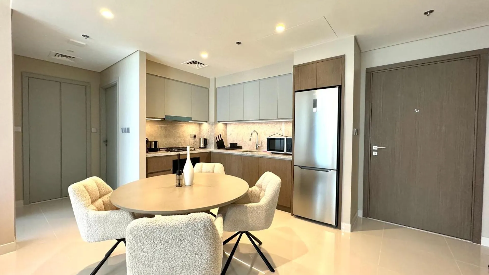 1Br Luxurious Beachfront Apartment Dubai United Arab Emirates
