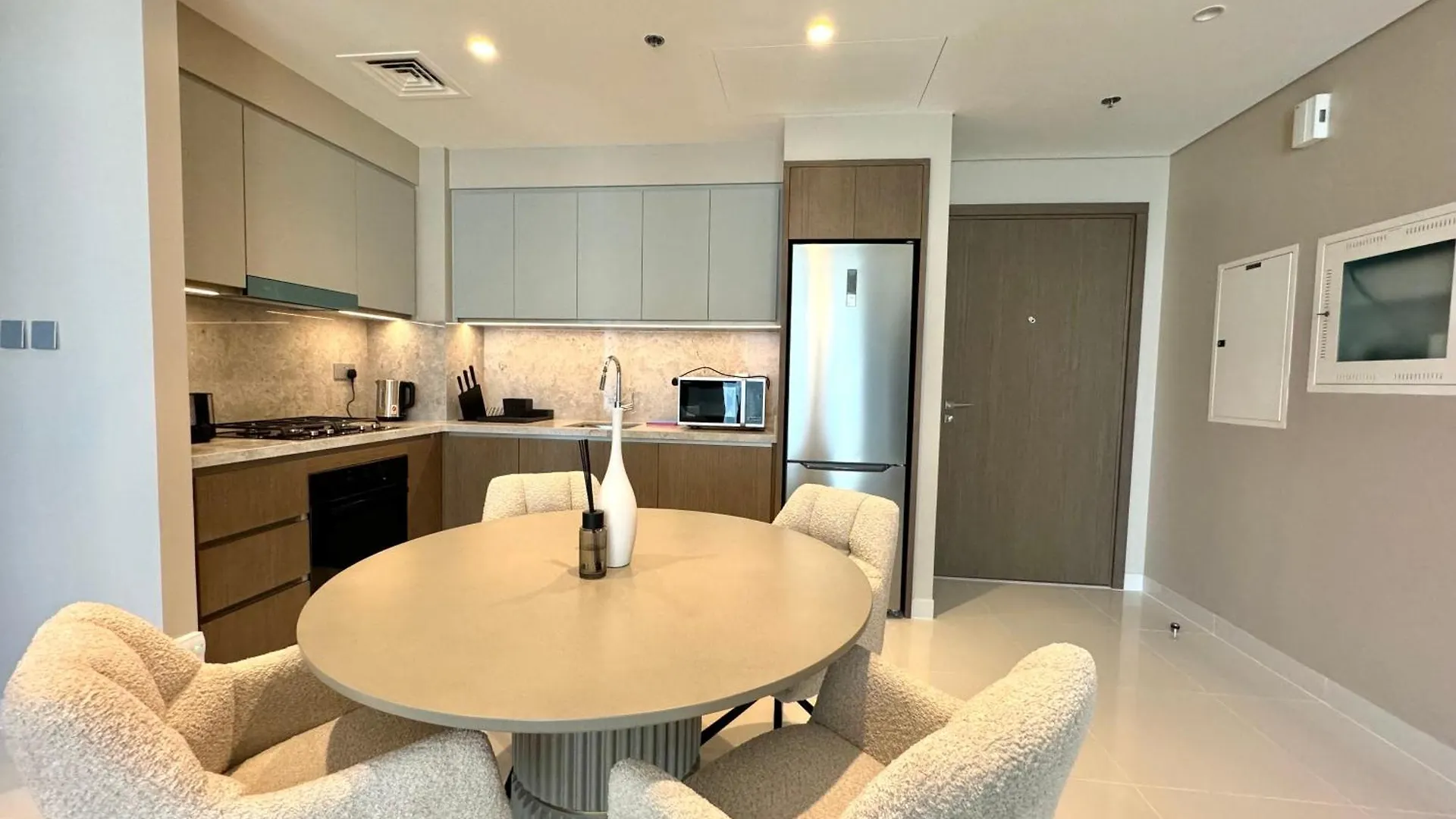 1Br Luxurious Beachfront Apartment Dubai
